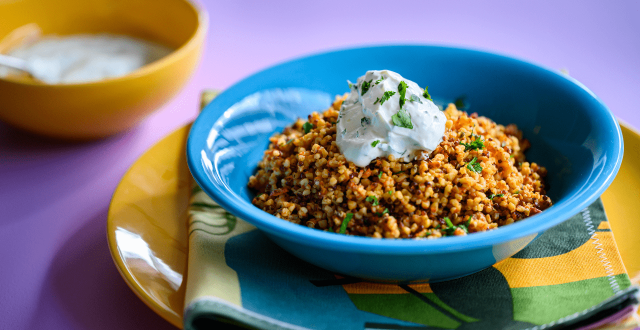 TABBOULEH & QUINOA WITH YOGURT SAUCE